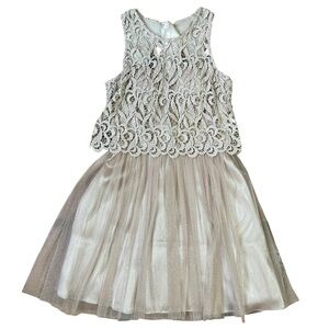 Morgan & Co Dress Sz. 3/4 Open Back with‎ Bow Tie and Zip Closure. Taupe/Pink